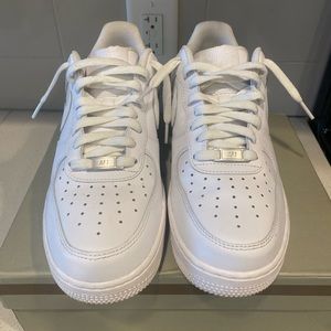 Men’s White Low Top Air Force 1’s Sz 8.5